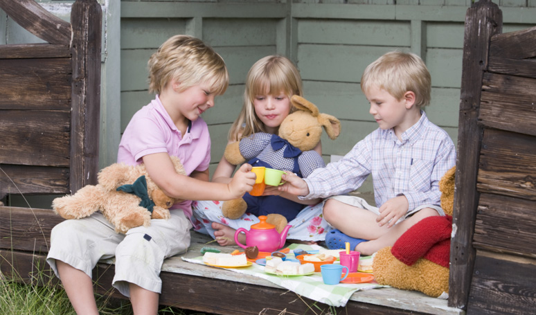 Should Children be Playing Outside in All Weathers